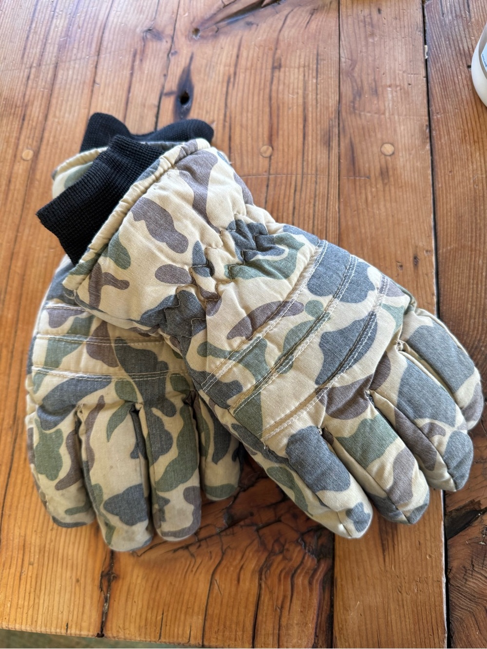 Men’s size Medium Old School Gloves